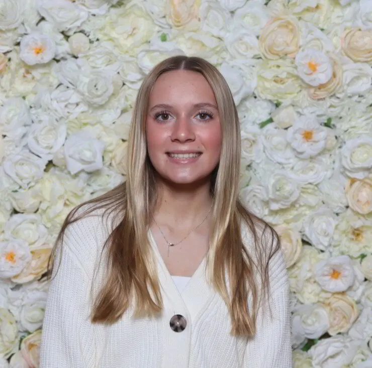 Lydia, Photo Booth Assistant