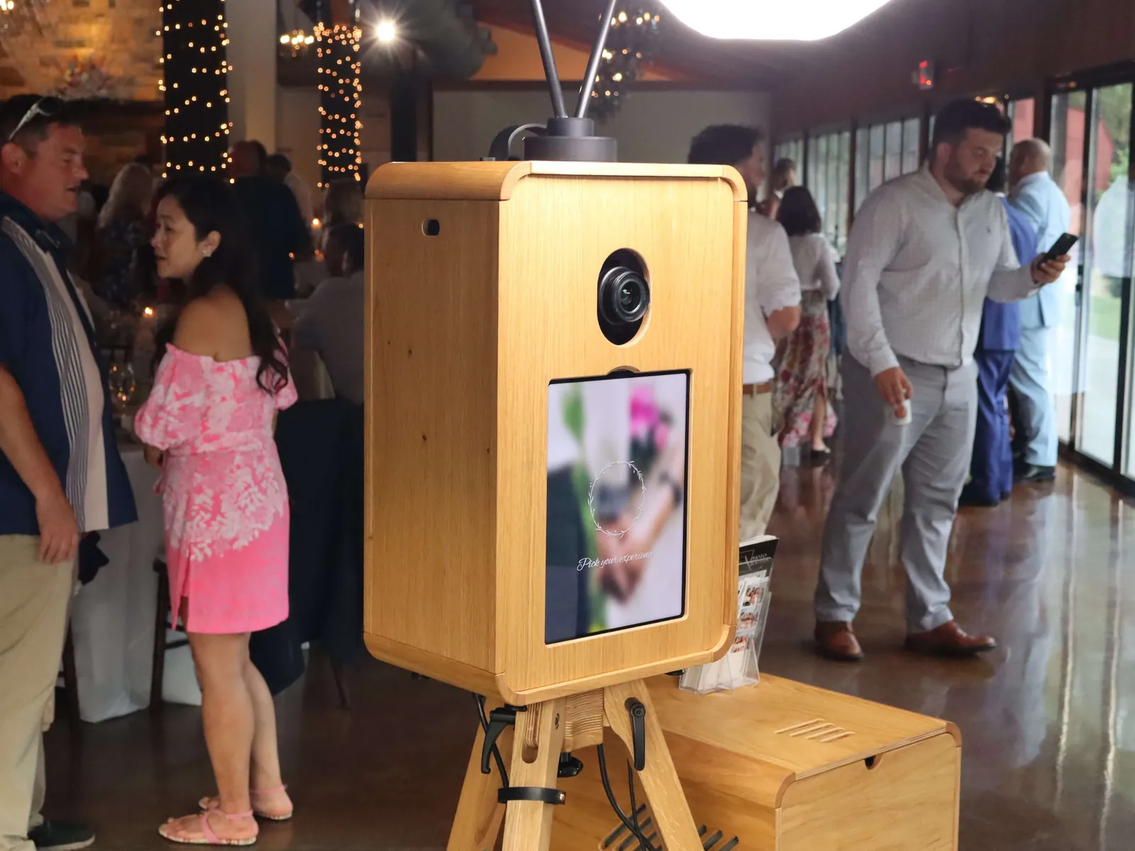 Checklist: What to Ask Your Photo Booth Vendor