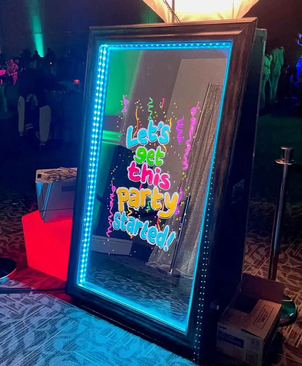 Mirror photo booth rental in Pennsylvania
