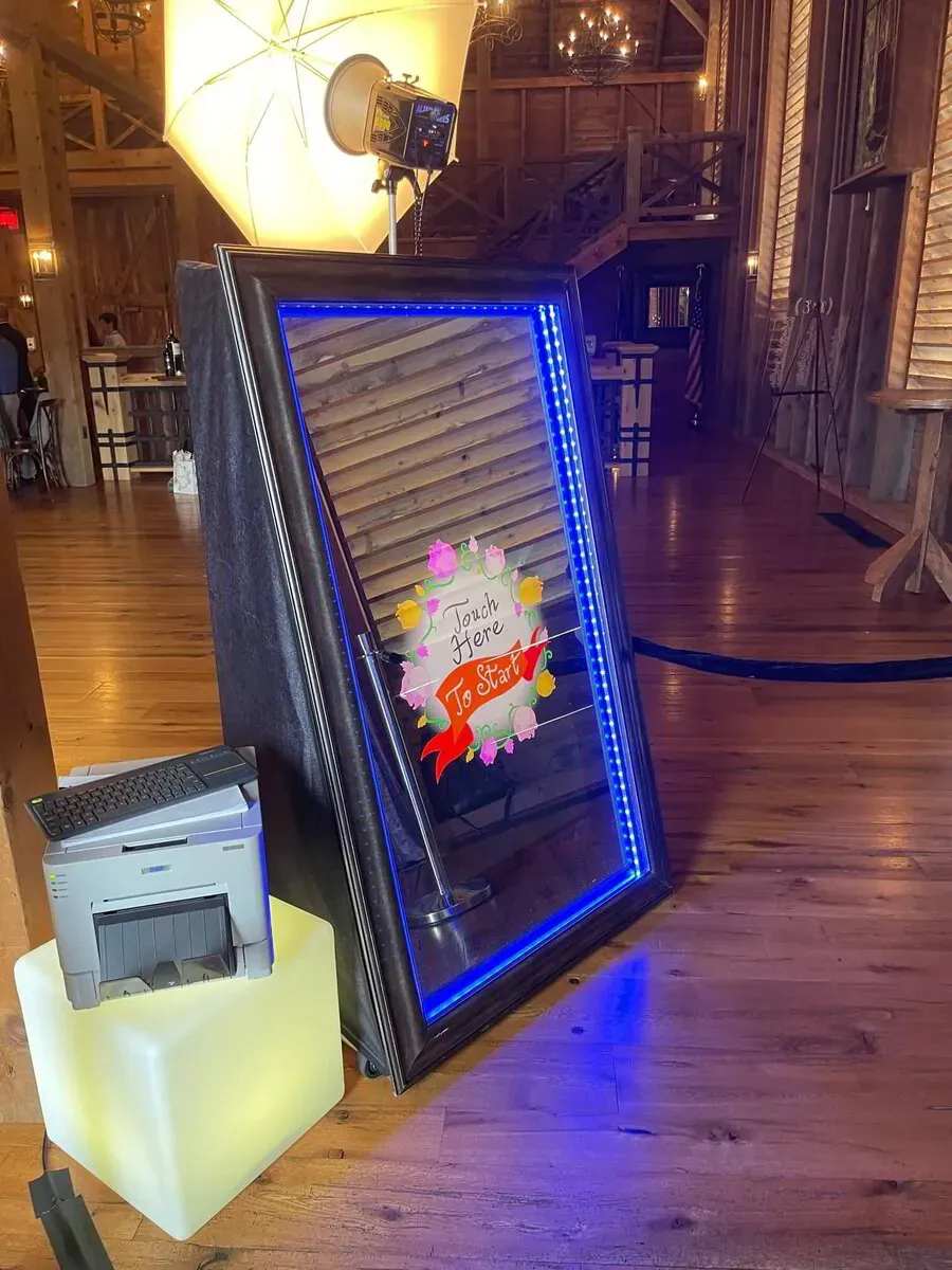 Mirror booth in action